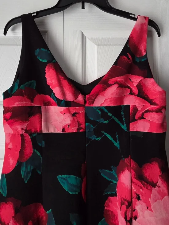 Trina Turk Women's Floral Sleeveless V-Neck Midi Sheath Dress Size 12 - Picture 8 of 10
